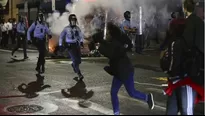 Estados Unidos: Filadelfia vivió noche de protestas por muerte de un afroestadounidense a manos de la Policía.  Video: @MarinaMedvin