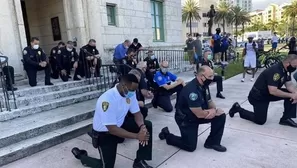 Estados Unidos: Policías de varias ciudades se arrodillan en solidaridad con protestas contra el racismo. Foto: AFP