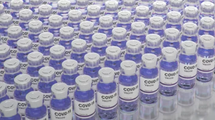 Estados Unidos va a comprar 500 millones de dosis de la vacuna de Pfizer para donarlas a otros países. Imagen referencial: iStock