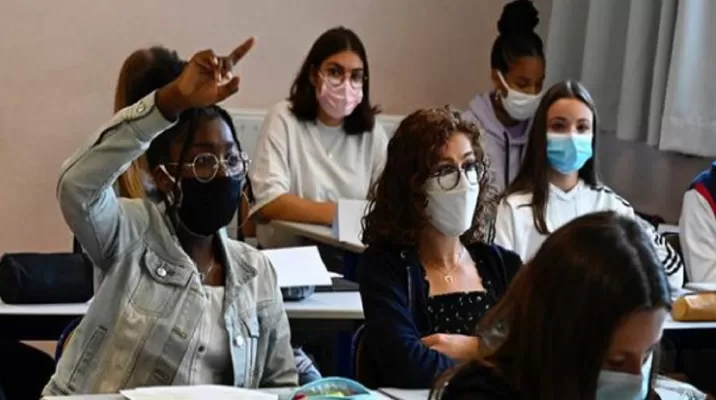 Francia cierra más de 80 escuelas en quince días por casos de COVID-19. Foto: AFP Francia cierra más de 80 escuelas en quince días por casos de COVID-19. Foto: AFP