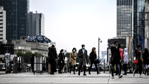 Francia decreta nuevo confinamiento desde el viernes para frenar el coronavirus