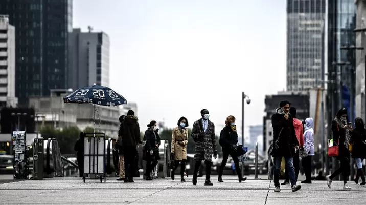 Francia decreta nuevo confinamiento a partir del viernes para frenar el coronavirus. Foto: AFP Francia decreta nuevo confinamiento a partir del viernes para frenar el coronavirus. Foto: AFP