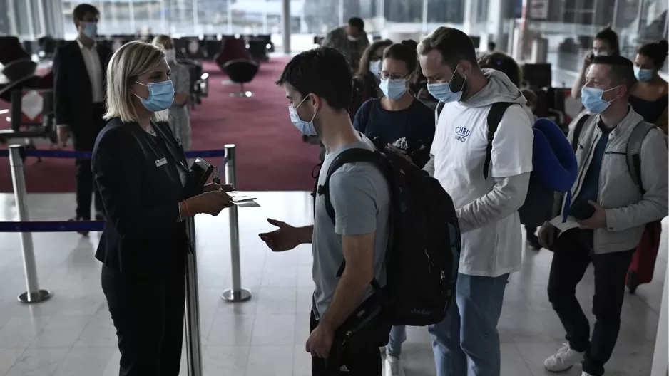 El viajero dio positivo en una prueba de control al bajar del avión, el 25 de noviembre. Foto: AFP