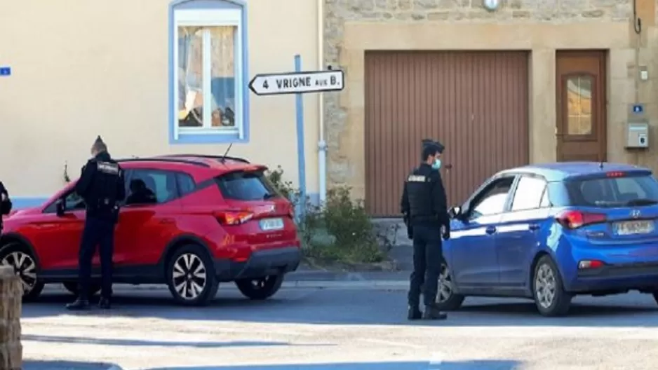 Francia: Un hombre le dispara a su expareja y luego la quema viva. Foto referencial: AFP