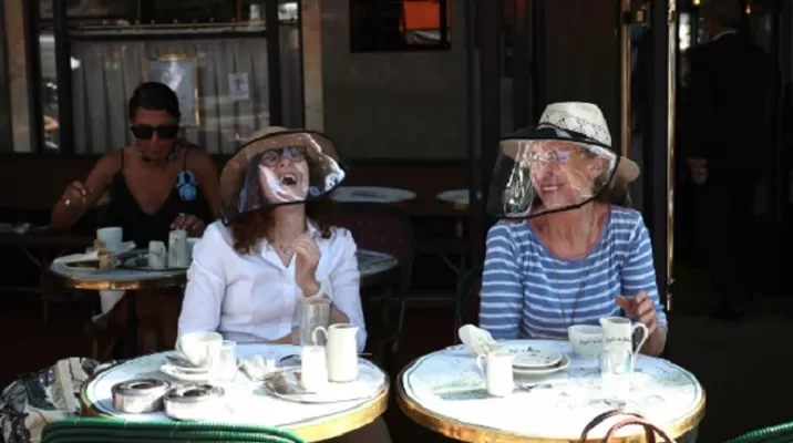 Francia reabre bares, restaurantes y cafeterías con restricciones por coronavirus. Foto: EFE referencial Francia reabre bares, restaurantes y cafeterías con restricciones por coronavirus. Foto: EFE referencial