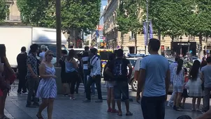 Ataque con auto en los Campos Elíseos de París. Foto: @joshdcaplan