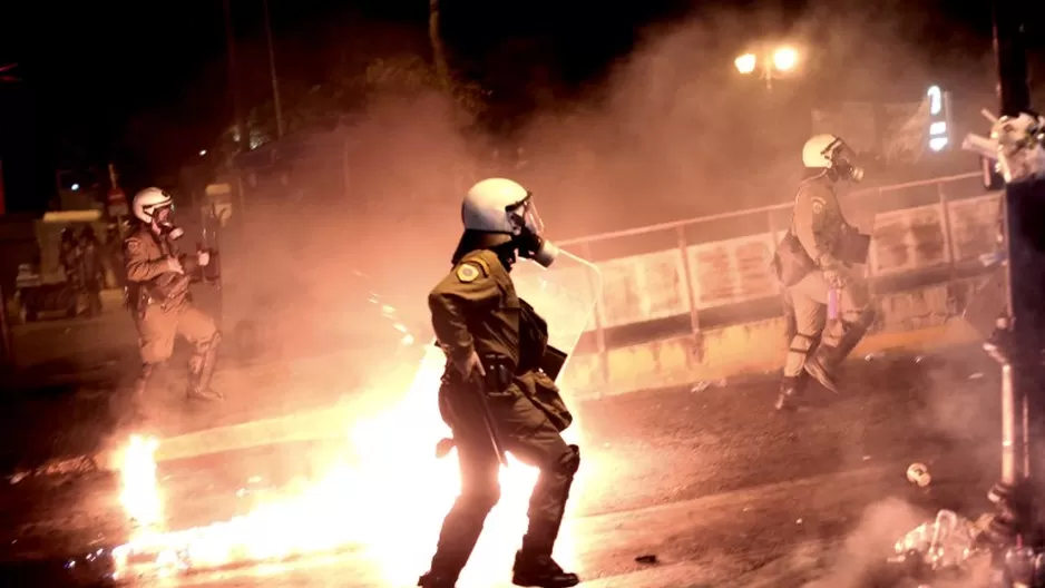 Grecia: manifestantes se enfrentan con la Policía a las afueras del parlamento