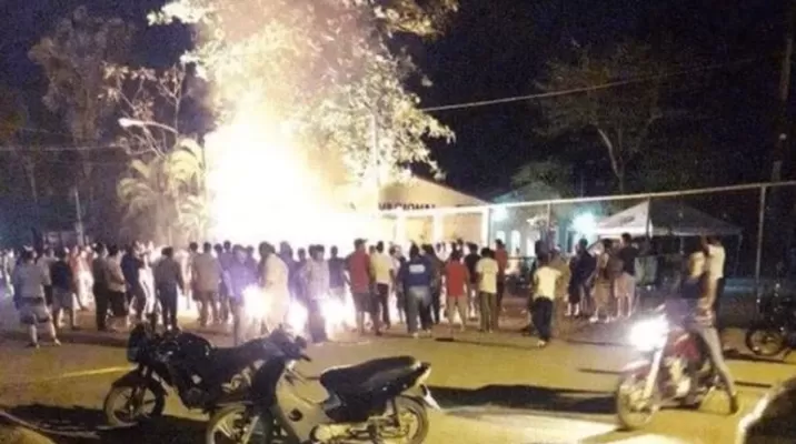 Los dos hombres fueron llevados inicialmente a una estación policial en Guatemala. (Foto: Televisa) Los dos hombres fueron llevados inicialmente a una estación policial en Guatemala. (Foto: Televisa)