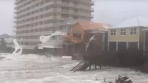 Michael lleg&oacute; a Mexico Beach con vientos de hasta 250 km/h y las im&aacute;genes de los v&iacute;deos hechos con tel&eacute;fonos de celulares son m&aacute;s que elocuentes sobre los efectos en esa localidad. (Foto: Captura/Video: AFP)