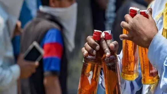 India. Alcohol adulterado / AFP 