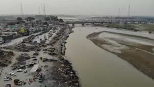 India: Decenas de cadáveres de posibles víctimas de COVID-19 aparecen a orillas del río Ganges. Foto referencial: AFP