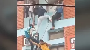 Momentos de pánico y desesperación en la India tras incendio en un centro de entrenamiento. / Video: Canal N