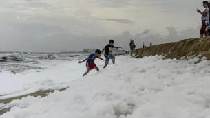 India: Los niños habían estado jugando con la espuma. Foto: AFP