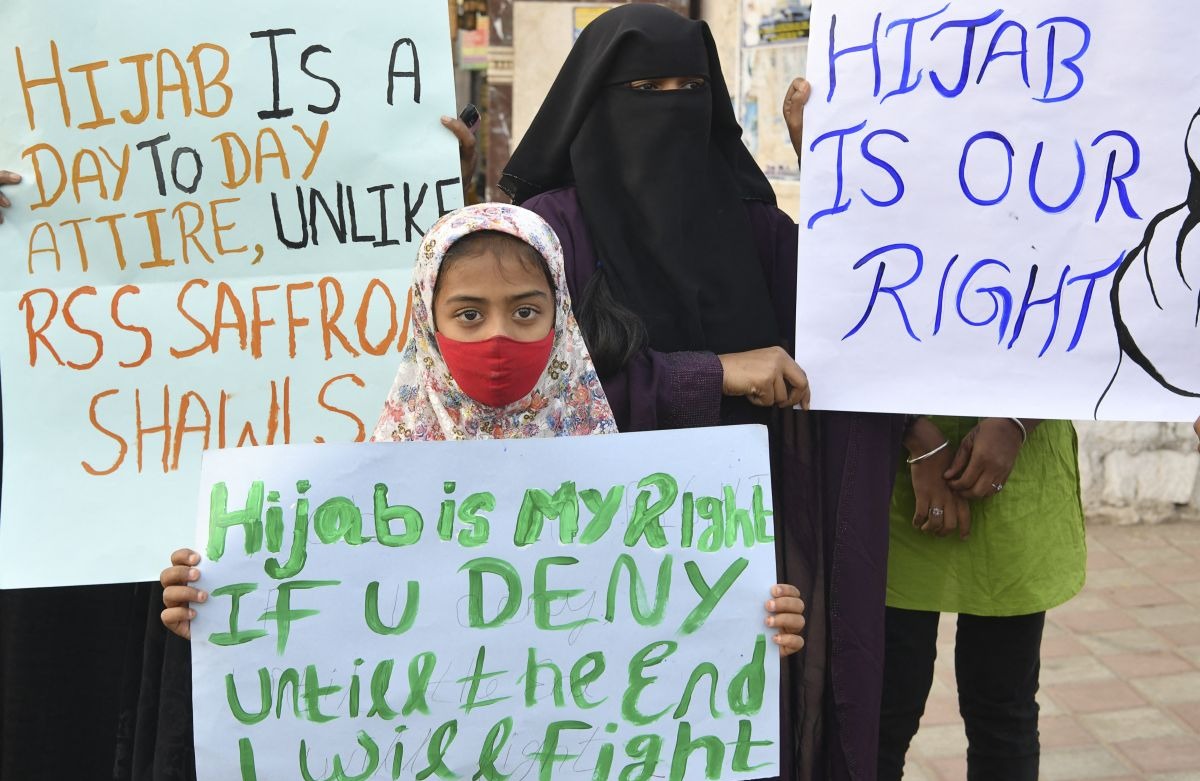 India: Musulmanes protestan contra prohibición del velo en colegios