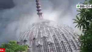 Cúpula se derrumba en Indonesia