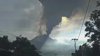 Indonesia: Más de 1200 evacuados por la erupción del volcán Lewotobi - Foto y video: Canal N