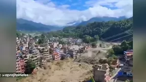 Cientos de desaparecidos y al menos 160 muertos tras fuertes inundaciones en frontera de Nepal y China. Video: Canal N