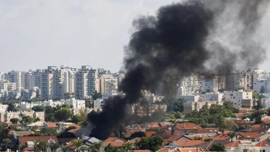 Israel declaró hoy el estado de guerra tras el ataque de más de cinco mil cohetes por parte de milicias palestinas.