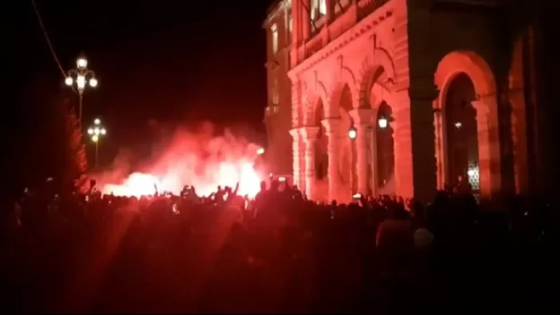 Italia: Estallan protestas en varias ciudades contra medidas para contener la segunda ola del coronavirus