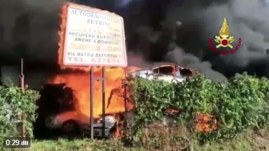 Incendio en un depósito de Roma, cerca del Vaticano. Foto: @ABCfilmaciones