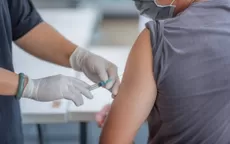 Japón asumirá compensaciones por posibles problemas de salud asociados a la vacuna contra el COVID-19 - Noticias de japon