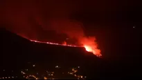 Lava del volcán Cumbre Vieja llegó al mar. Foto: AFP