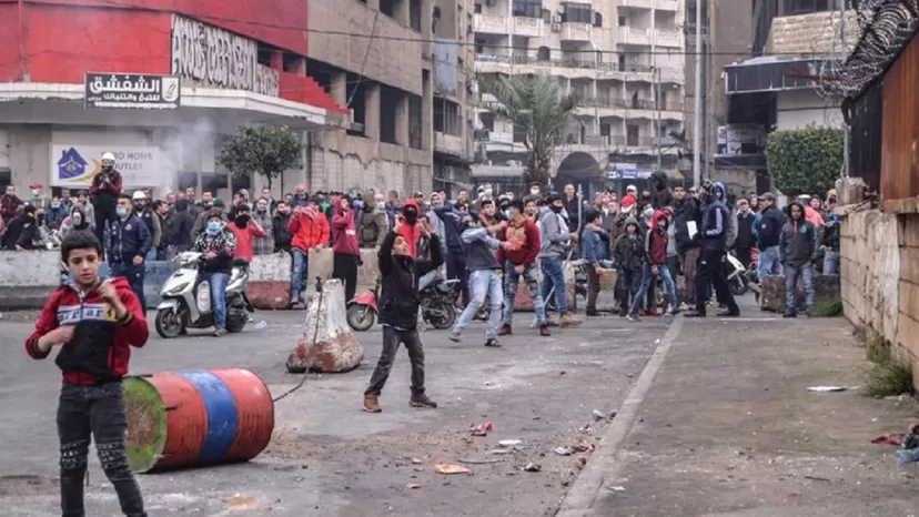 Líbano: Protestas contra el confinamiento dejan un muerto y más de 300 heridos