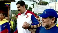 "No aflojes nunca", dijo Maradona a Maduro en juego de fútbol. Video: AFP