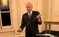 Mario Vargas Llosa recibe su espada de miembro de la Academia Francesa - Noticias de Korina Rivadeneira y Mario Hart