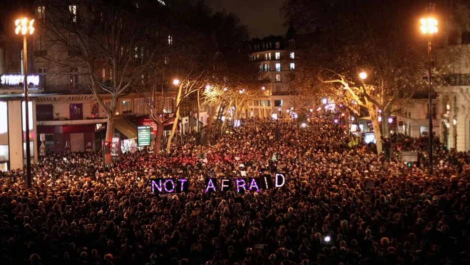 Francia: 100 mil personas rinden homenaje a los caídos en atentado contra Charlie Hebdo