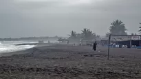 Un hombre camina en la playa de Boca de Pascuales, Colima, M&eacute;xico. (V&iacute;a: AFP)