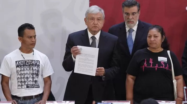 El presidente de México, Andrés Manuel López Obrador (AMLO) firmó un decreto para crear la Comisión de la Verdad que investigue la desaparición de los 43 estudiantes de la Escuela de Ayotzinapa. (Foto: AFP) El presidente de México, Andrés Manuel López Obrador (AMLO) firmó un decreto para crear la Comisión de la Verdad que investigue la desaparición de los 43 estudiantes de la Escuela de Ayotzinapa. (Foto: AFP)