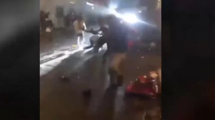 Asistentes a la fiesta lograron captar el momento en que se desata la balacera / Fuente: Canal N Asistentes a la fiesta lograron captar el momento en que se desata la balacera / Fuente: Canal N