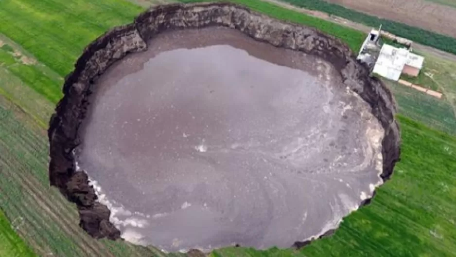 México: El gran socavón que apareció en el centro del país se originó por causas naturales. Foto: EFE