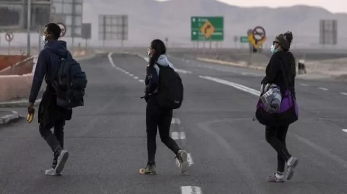 Migrante venezolana muere al cruzar la inhóspita frontera entre Chile y Bolivia. Imagen referencial: AFP Migrante venezolana muere al cruzar la inhóspita frontera entre Chile y Bolivia. Imagen referencial: AFP