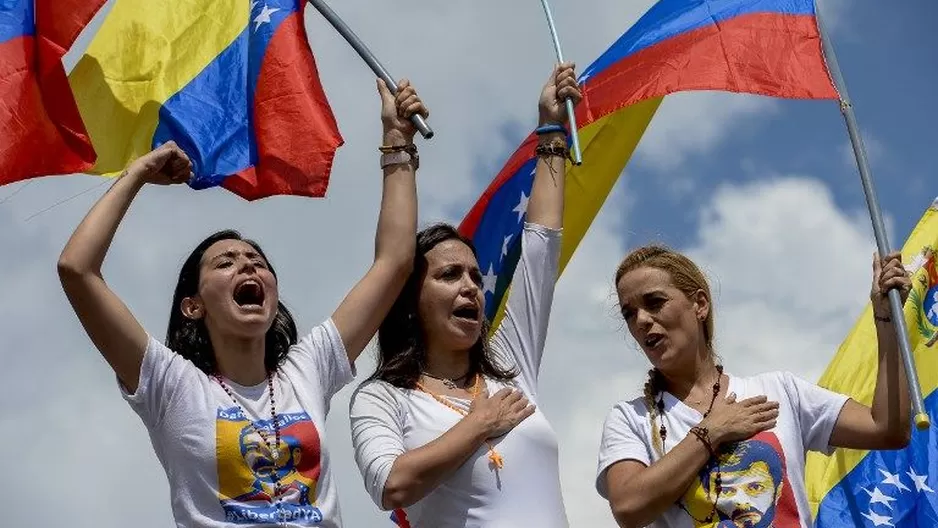 Alcaldesa Patricia de Ceballos, ex congresista Maria Corina Machado y Lilian Tintori. (Vía: AFP)