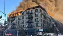 Gran incendio en Manhattan, en Nueva York. Foto: Twitter @KevinClamato