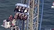 Ocho estudiantes atrapados en montaña rusa por falla mecánica
