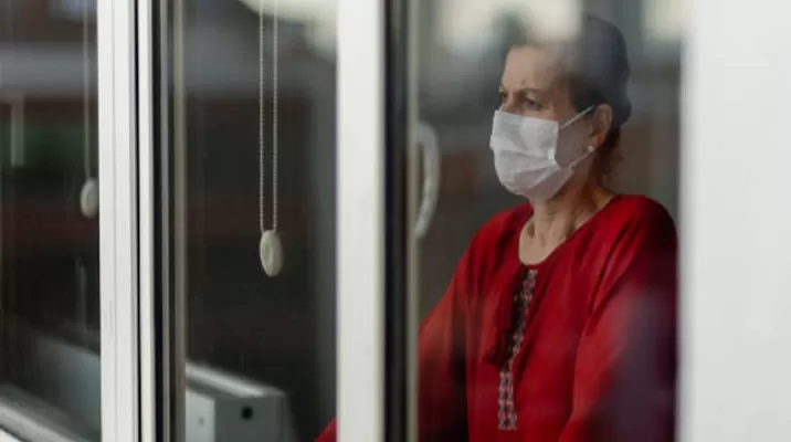 OMS dice que la vuelta a los confinamientos debe ser el "último recurso" para prevenir la COVID-19. Foto: iStock referencial OMS dice que la vuelta a los confinamientos debe ser el "último recurso" para prevenir la COVID-19. Foto: iStock referencial
