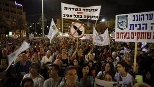 Miles israel&iacute;es salen a protestar en contra de la violencia de Gaza. (Foto: AFP)