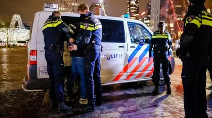 Países Bajos: Más de 3600 multas y 25 arrestos en primera noche de toque de queda. Foto: EFE referencial Países Bajos: Más de 3600 multas y 25 arrestos en primera noche de toque de queda. Foto: EFE referencial