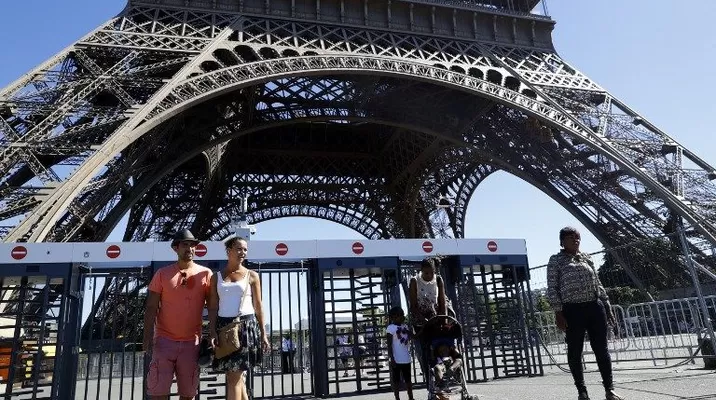 Torre Eiffel en París. (Vía: AFP) Torre Eiffel en París. (Vía: AFP)