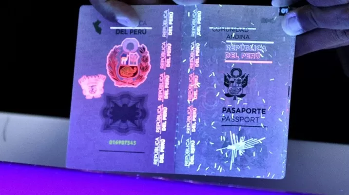 El pasaporte peruano permite ingresar a 123 países sin visa. Foto: Andina El pasaporte peruano permite ingresar a 123 países sin visa. Foto: Andina