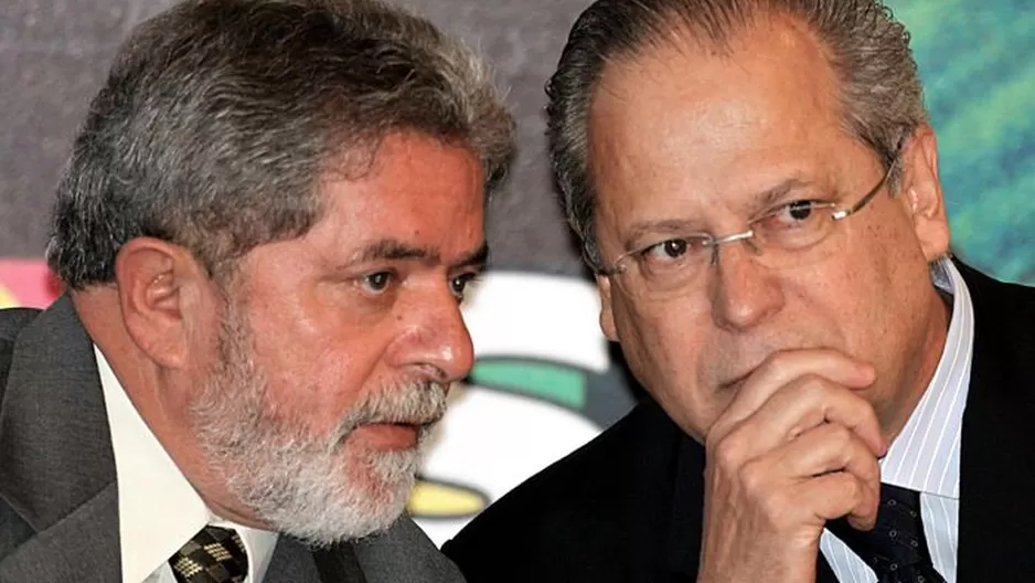  Luiz Inácio Lula da Silva y José Dirceu durante una ceremonia en el Palacio de Planalto / Foto: AFP