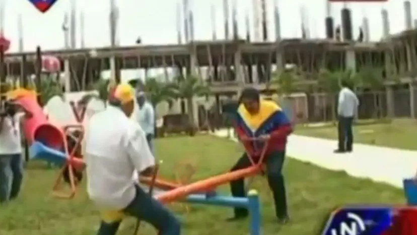 Presidente Maduro jugó al subibaja en cadena nacional
