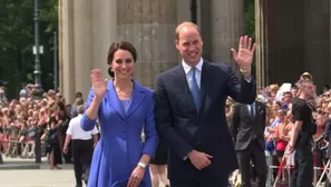 Esposa del príncipe Guillermo de Inglaterra da a luz un hijo. Video: AFP