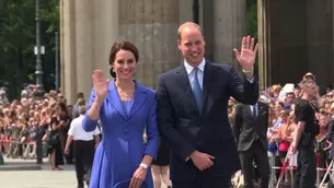 Esposa del príncipe Guillermo de Inglaterra da a luz un hijo. Video: AFP