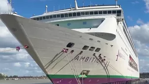 Francia retiene a 1,700 pasajeros en el crucero Ambition por brote de gastroenteritis. Se reporta un fallecido de 92 años y 49 enfermos. Video: Canal N