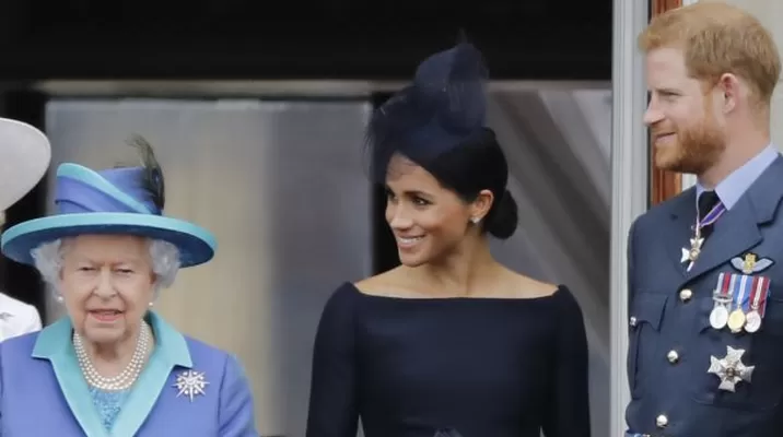 Isabel II, el príncipe Harry y Meghan Markle. Foto: AFP Isabel II, el príncipe Harry y Meghan Markle. Foto: AFP