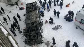 Rusia: Caída de un bus a un río dejó 19 muertos. Foto y video: AFP